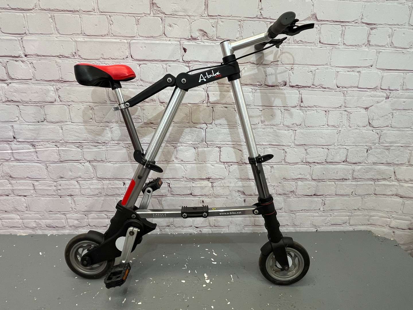 <p>Sinclair A-Bike City Folding Bicycle</p>