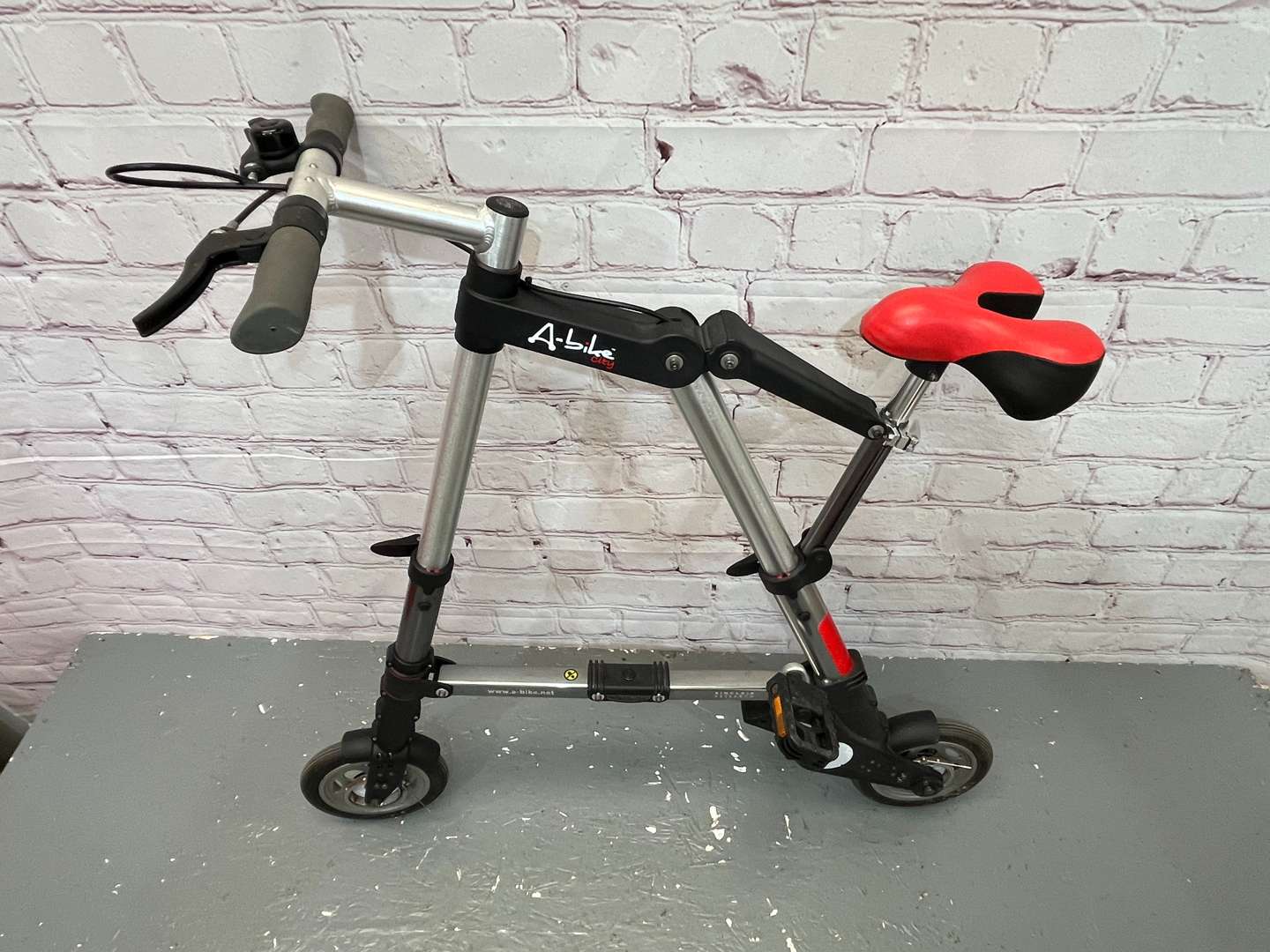 <p>Sinclair A-Bike City Folding Bicycle</p>