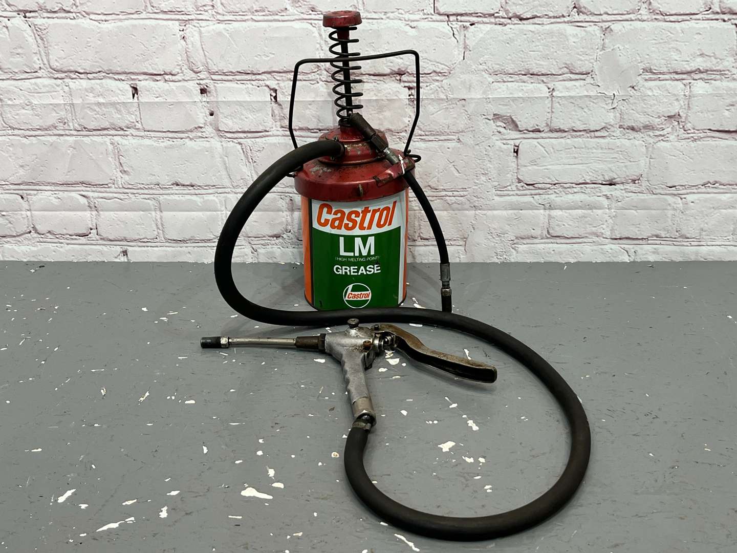 <p>Castrol LM Grease Dispenser&nbsp;</p>