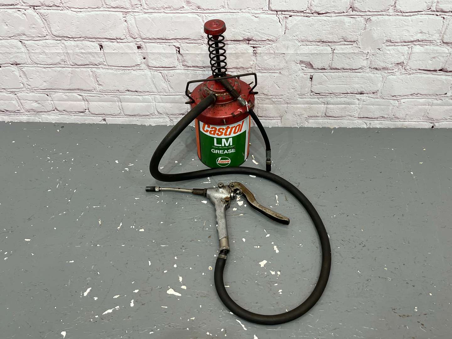 <p>Castrol LM Grease Dispenser&nbsp;</p>