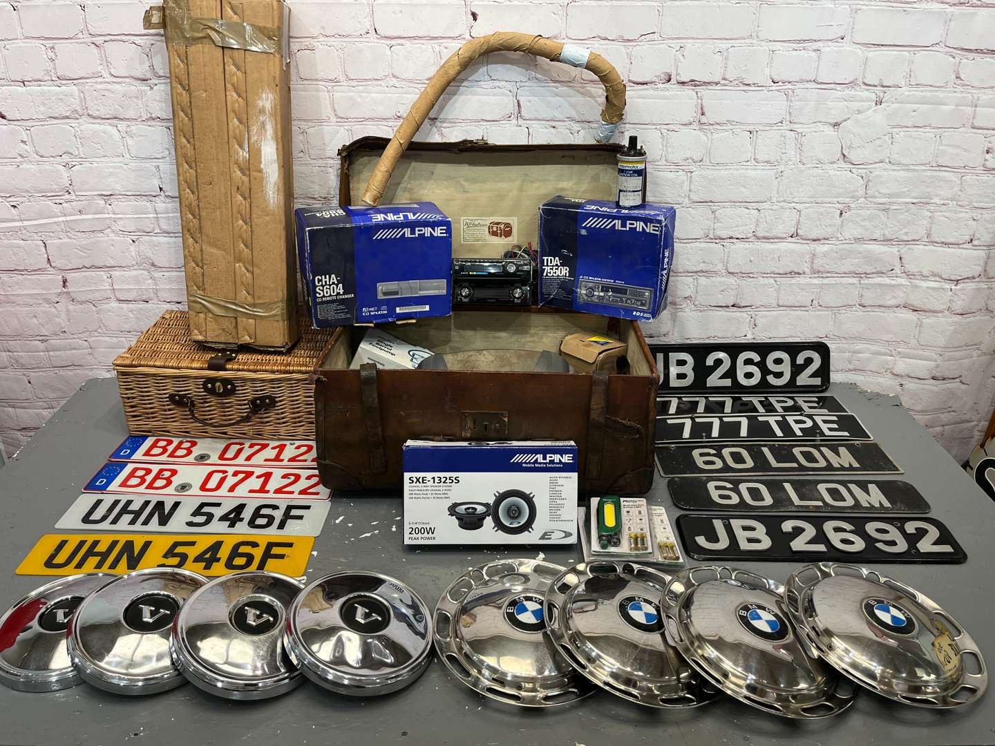 <p>Mixed Lot BMW/Volvo Wheel Trims, Trunk, Hamper, Number Plates Etc</p>