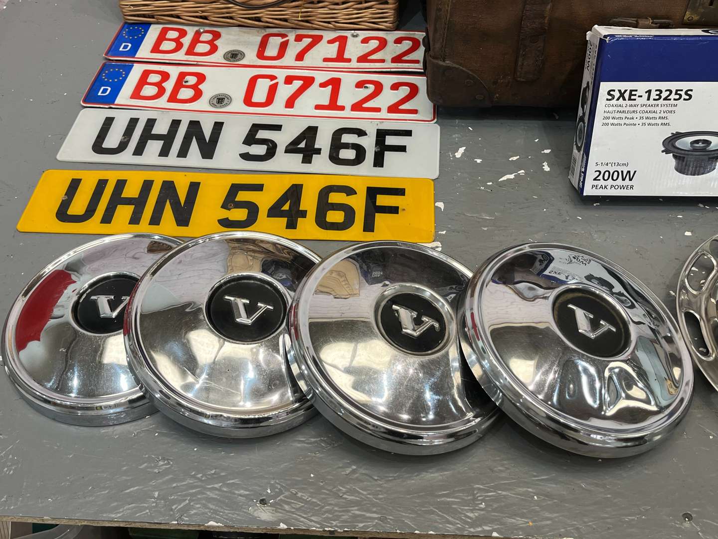 <p>Mixed Lot BMW/Volvo Wheel Trims, Trunk, Hamper, Number Plates Etc</p>