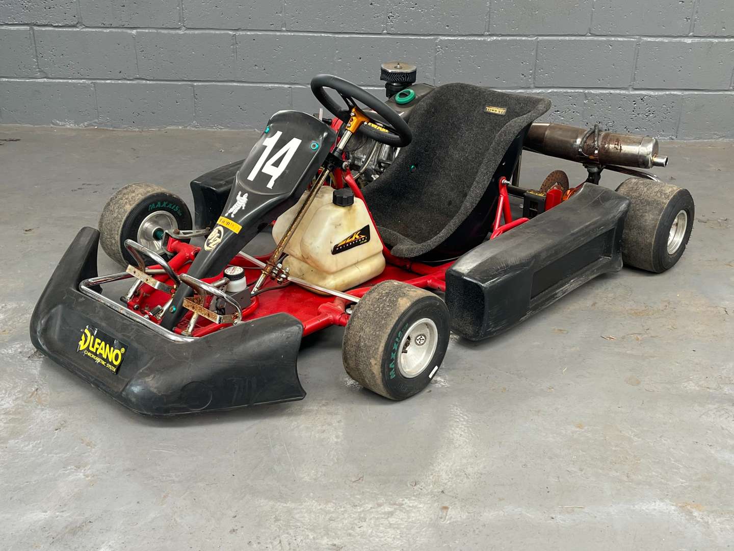 <p>Adult Bizz 340cc Honda Four Stroke Go Kart</p>