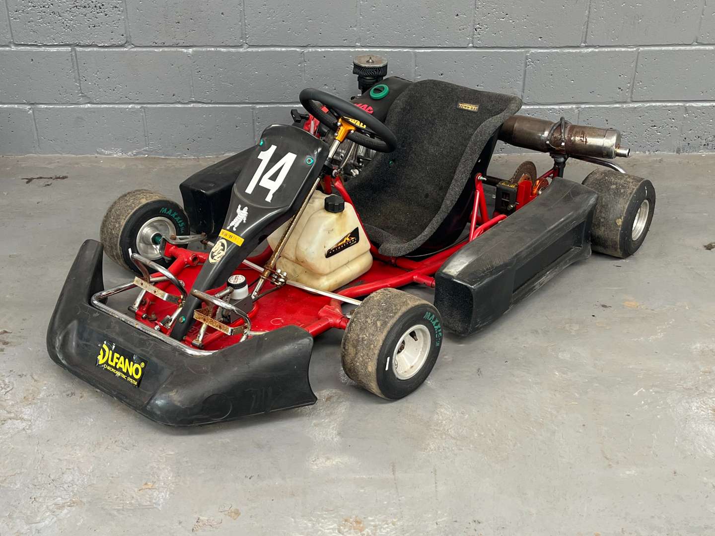 <p>Adult Bizz 340cc Honda Four Stroke Go Kart</p>