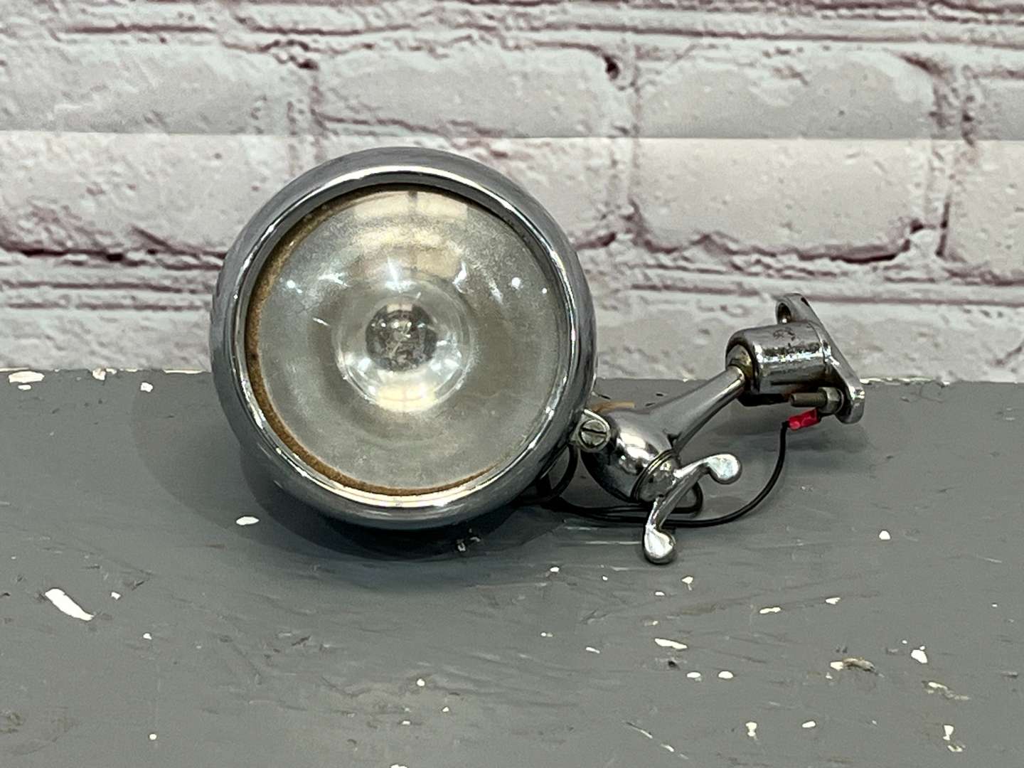 <p>Raydyot Chrome Directional Car Light</p>