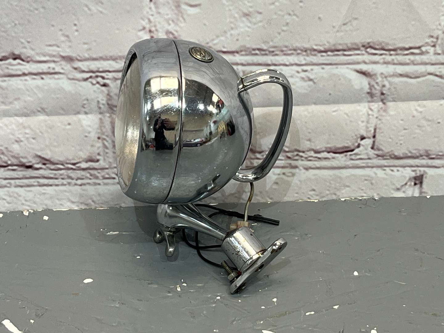 <p>Raydyot Chrome Directional Car Light</p>