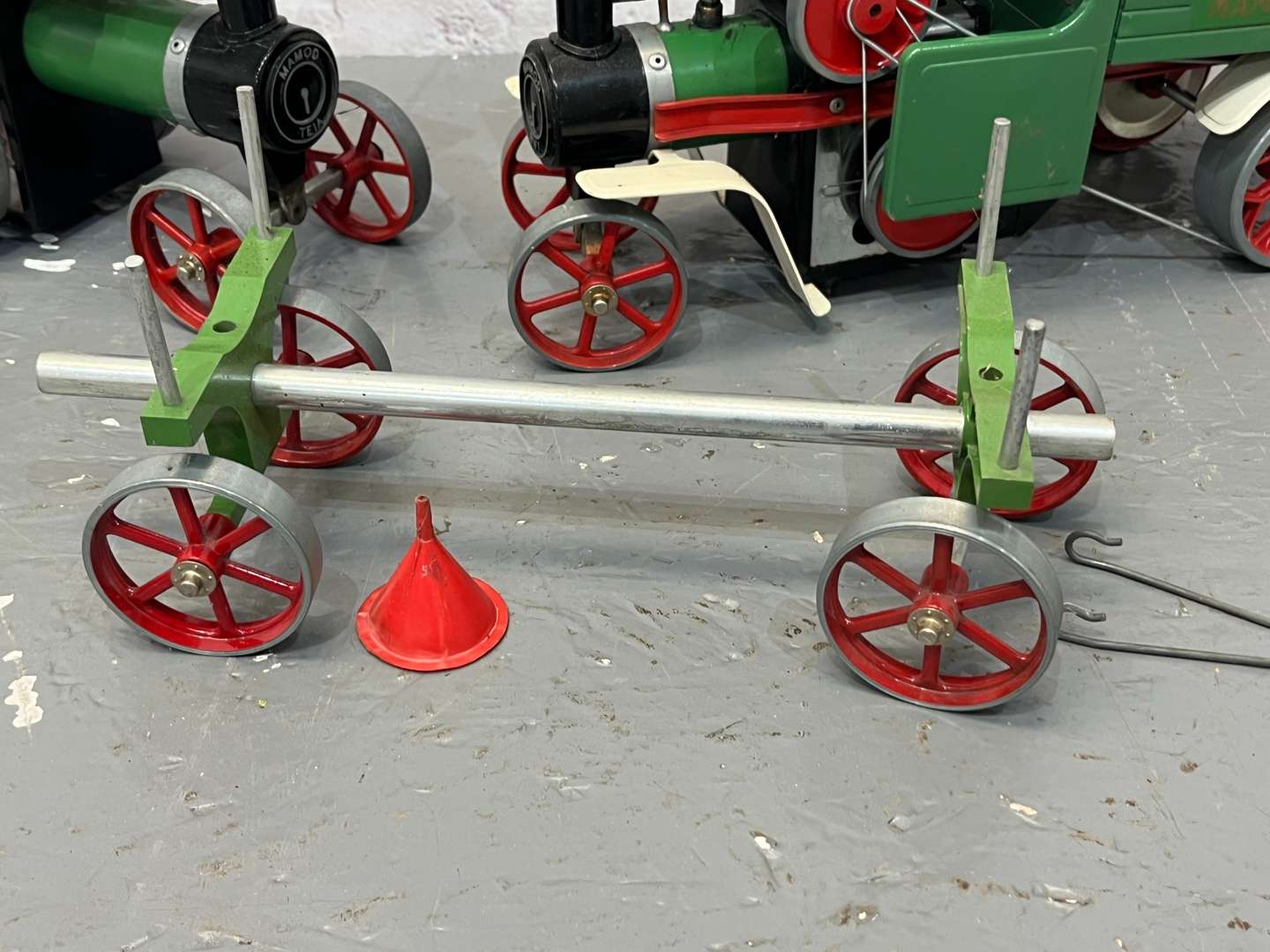 <p>Mamod Steam Wagon & Tractor a/f (2)</p>