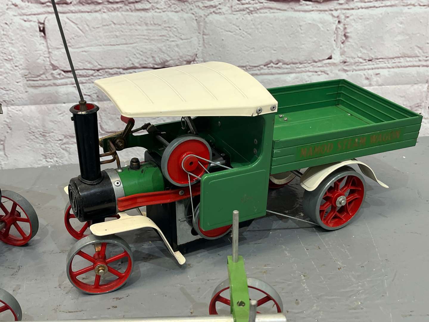 <p>Mamod Steam Wagon & Tractor a/f (2)</p>