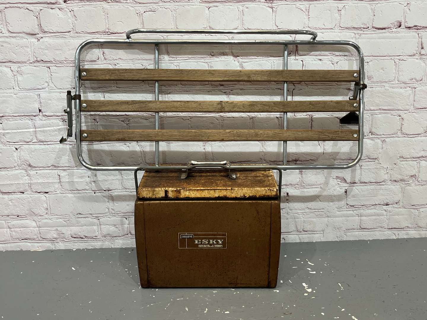 <p>Esky Cool Box and Boot Rack (2)</p>