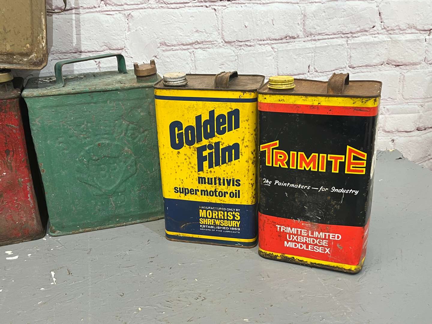 <p>Quantity of Two Gallon Fuel Cans, Oil Cans Etc</p>