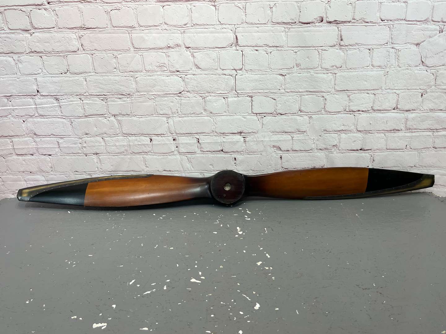 <p>Wooden Reproduction&nbsp;Propeller With Inset Smith Clock&nbsp;</p>