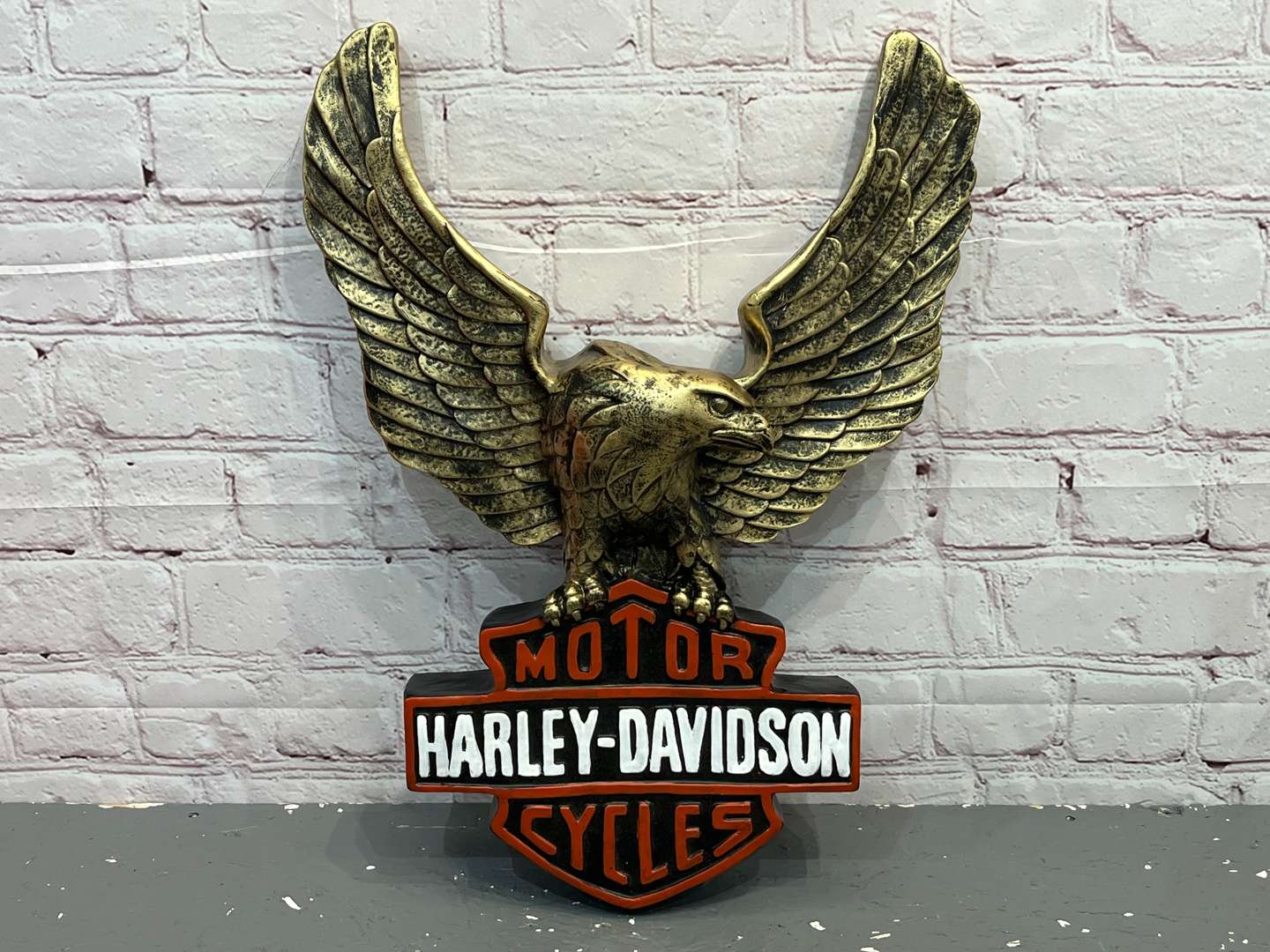 <p>Harley-Davidson Resin Emblem&nbsp;</p>