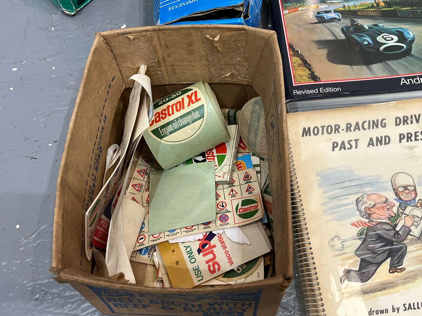 <p>Hornby Flying Scotsman, Castrol Stickers & Quantity of Motoring Books</p>