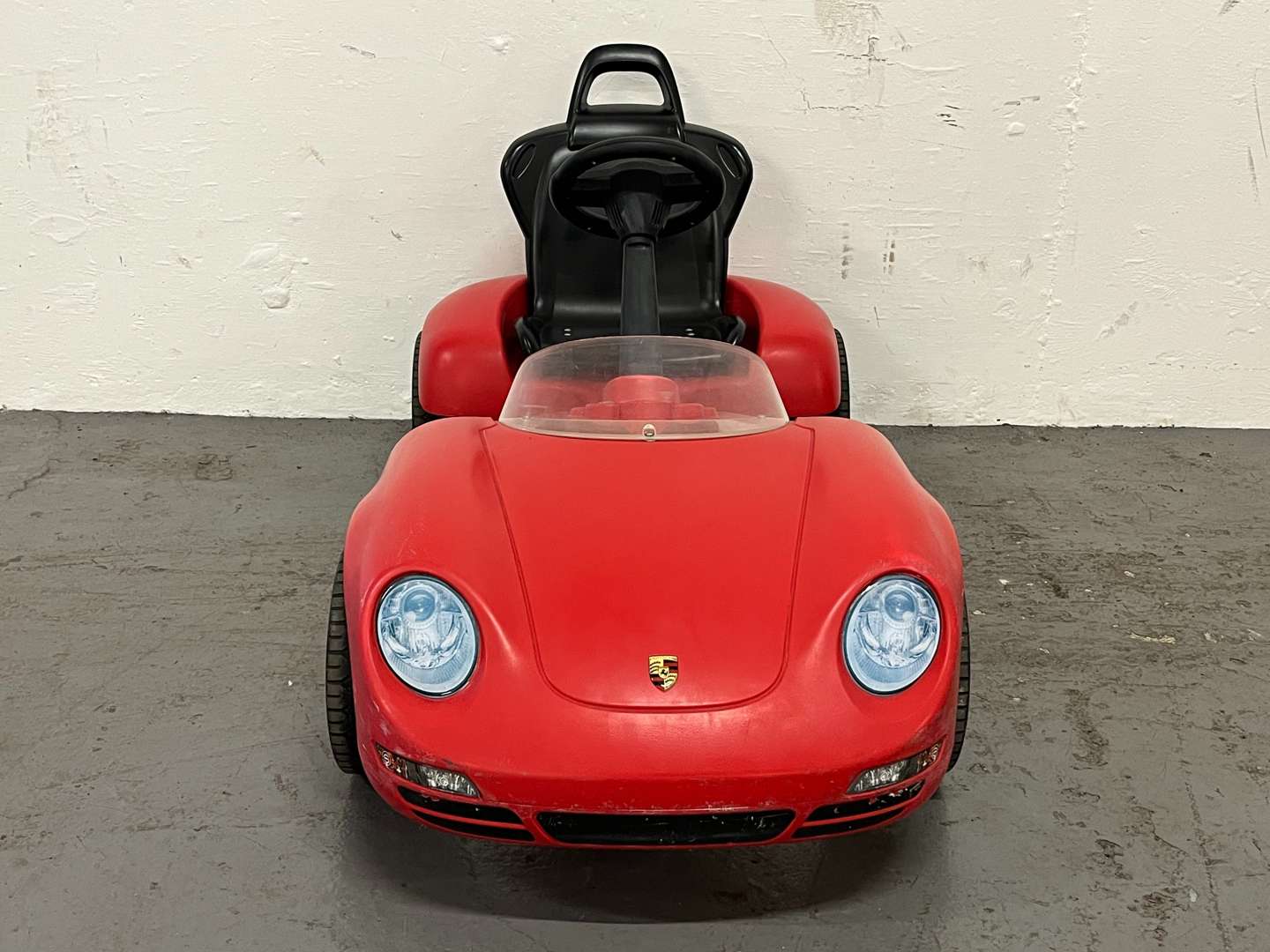 <p>Ferbedo Plastic Porsche Childs Pedal Car</p>