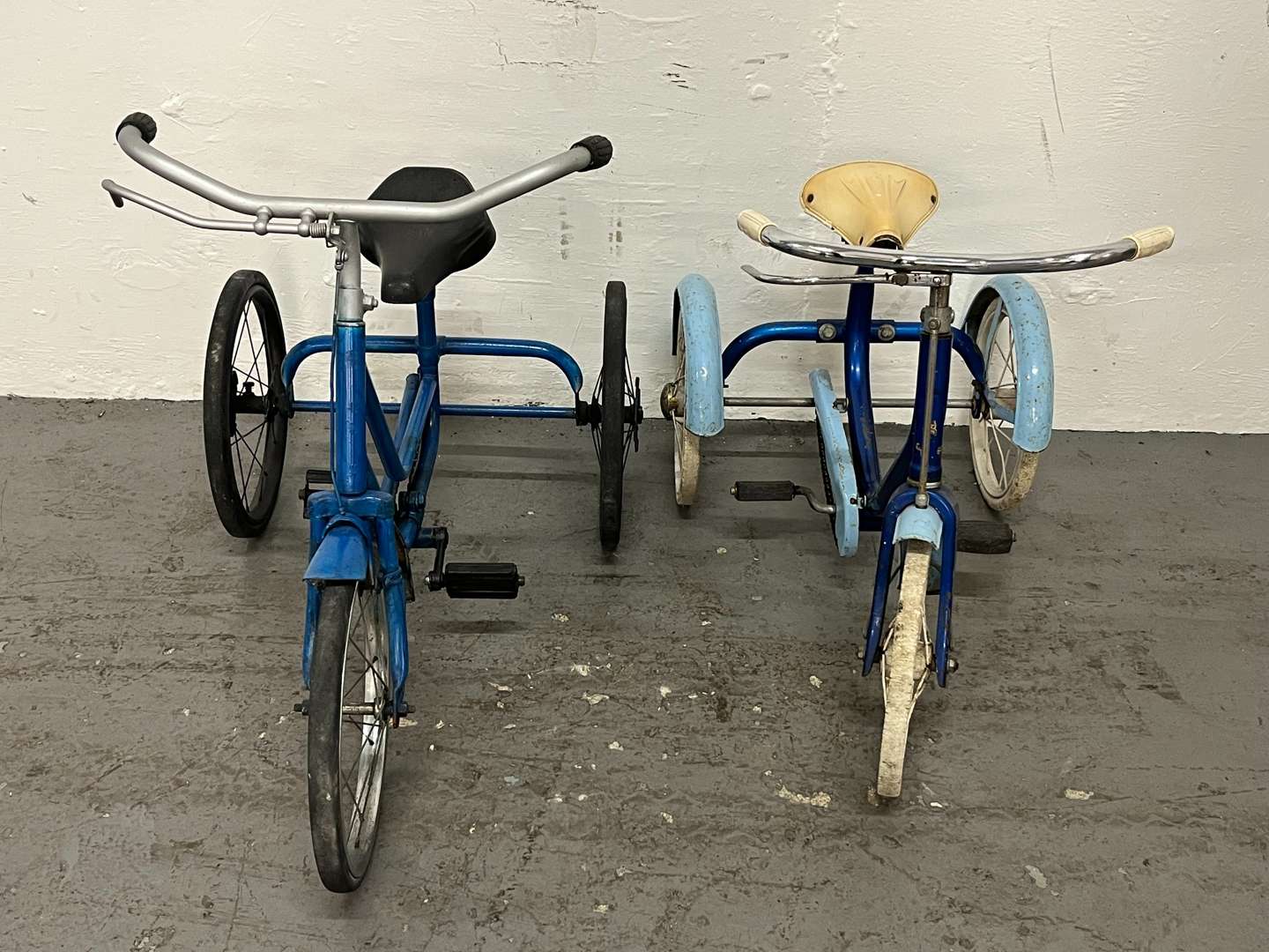 <p>Two Childs Tri-Cycles</p>