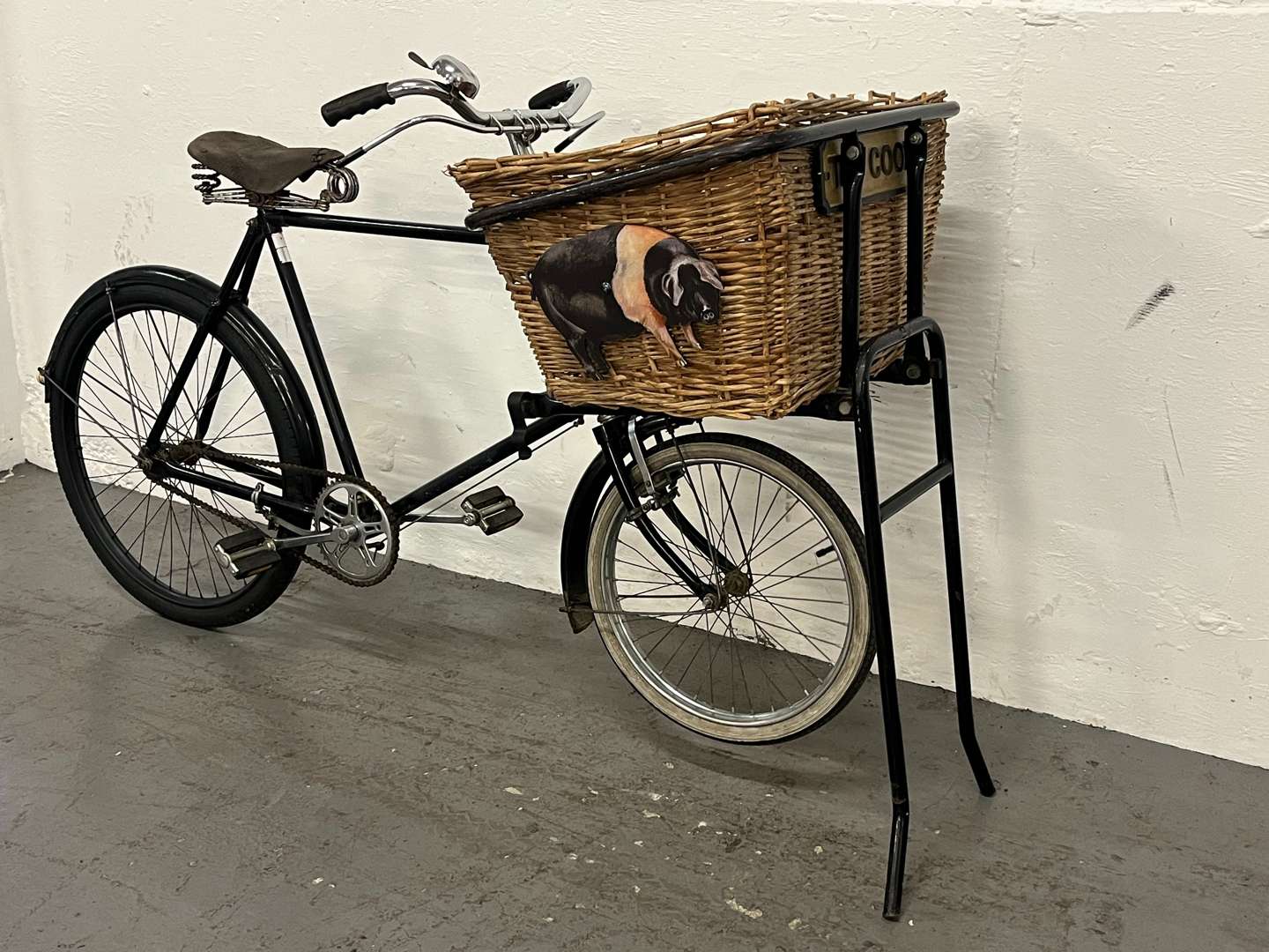 <p>Pashley Trade Bicycle and Basket</p>