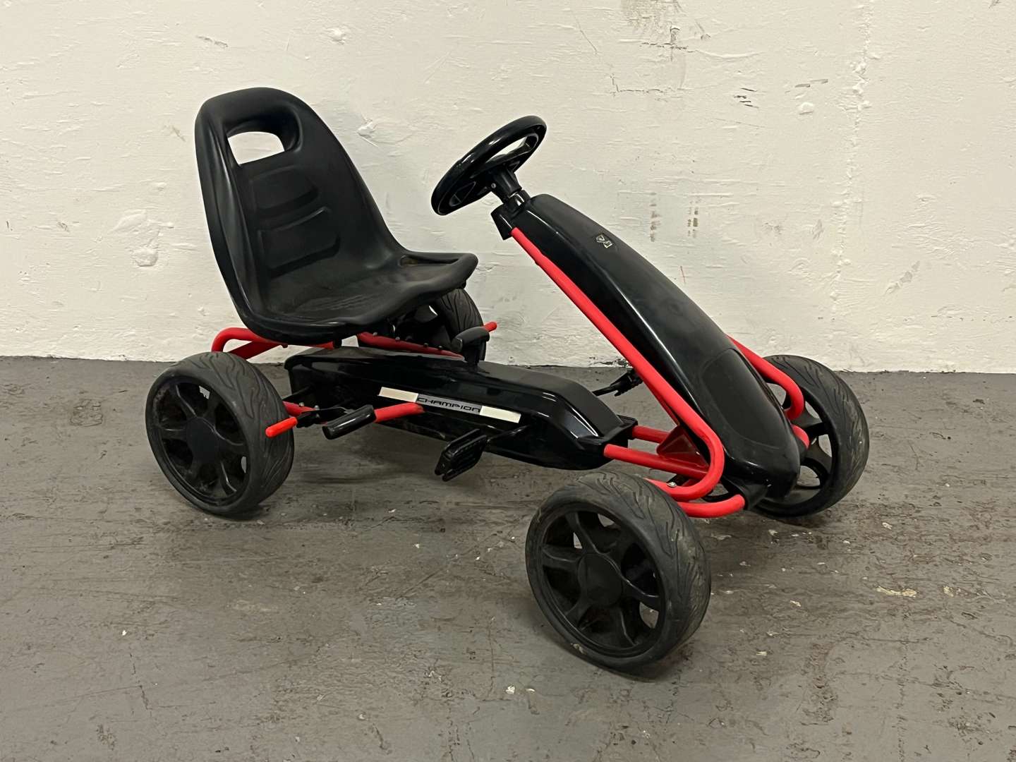 <p>Champion Childs Pedal Go Kart</p>