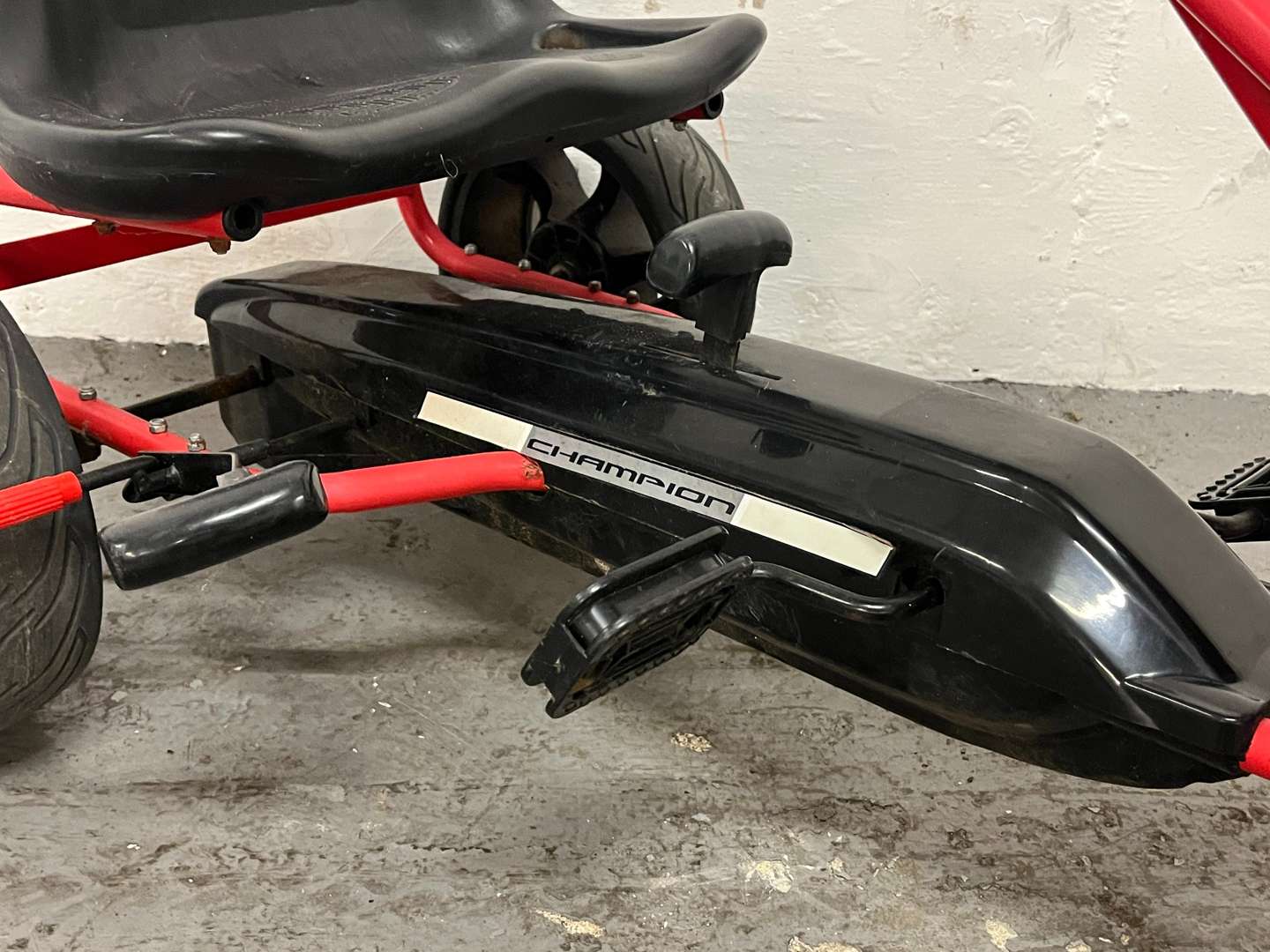 <p>Champion Childs Pedal Go Kart</p>