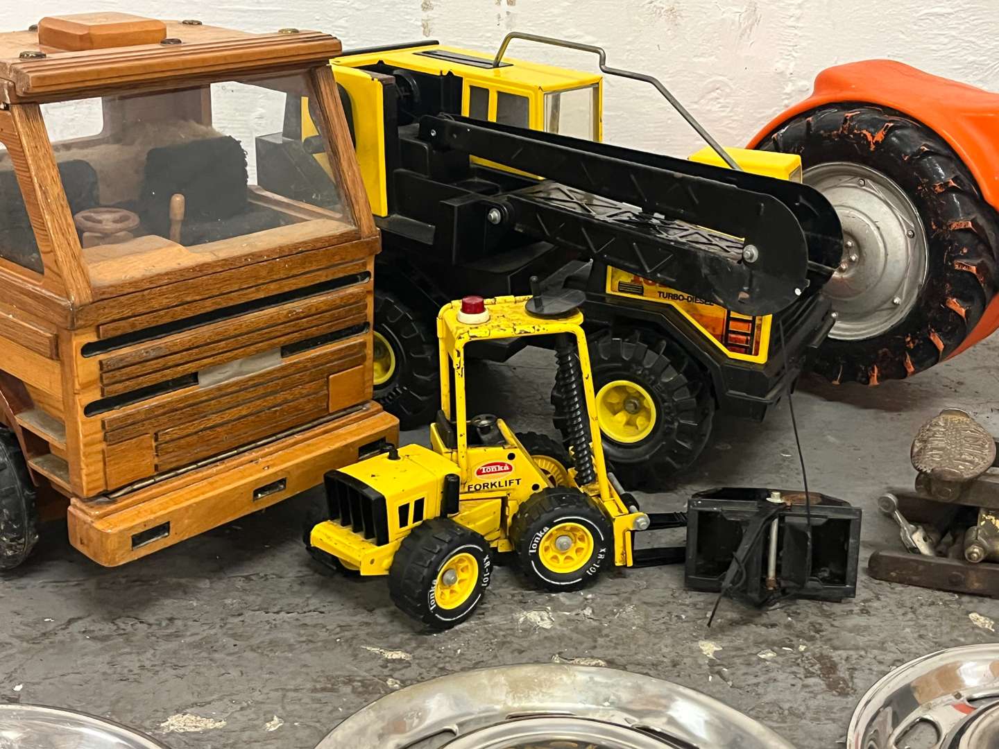<p>Tonka Crane & Forklift, Kismet Foot Pump Scania Wooden Made Lorry Etc</p>