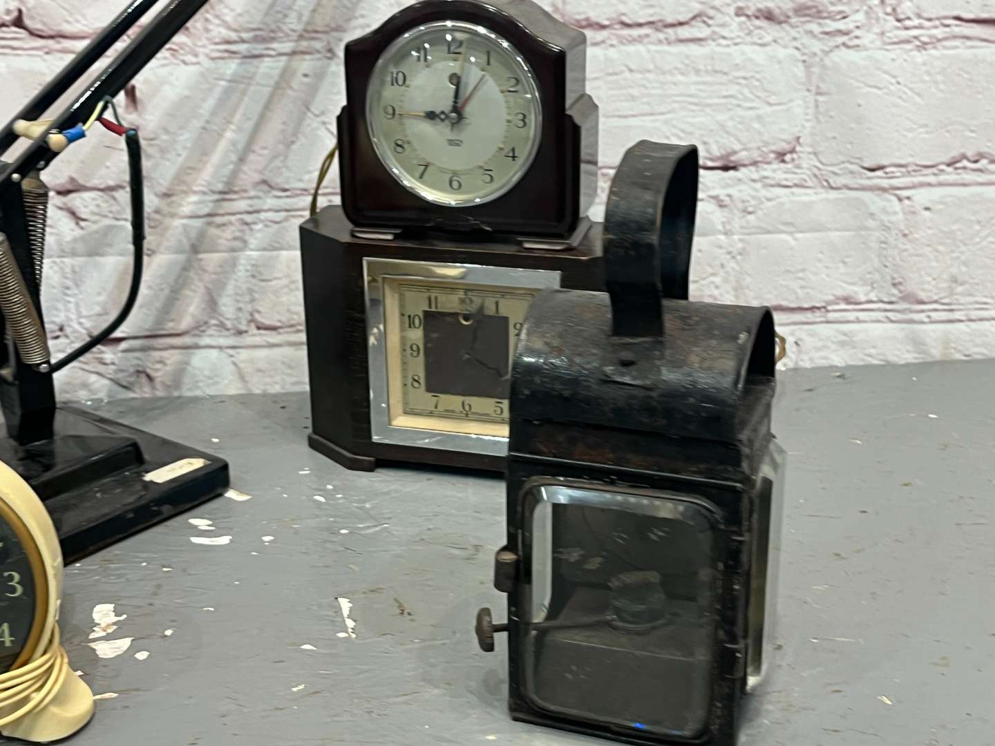 <p>Herbert Terry Angle Poise Lamp, Three Smiths Electric Clocks Etc</p>