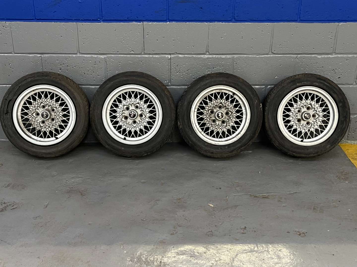 <p>Set of Four 15Inch Five Stud Lattice Alloy Wheels</p>