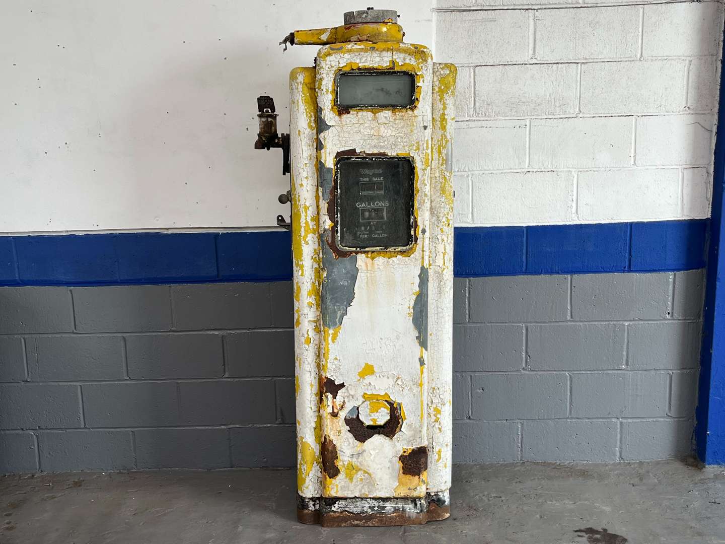 <p>Wayne M70 Petrol Pump For Restoration&nbsp;</p>