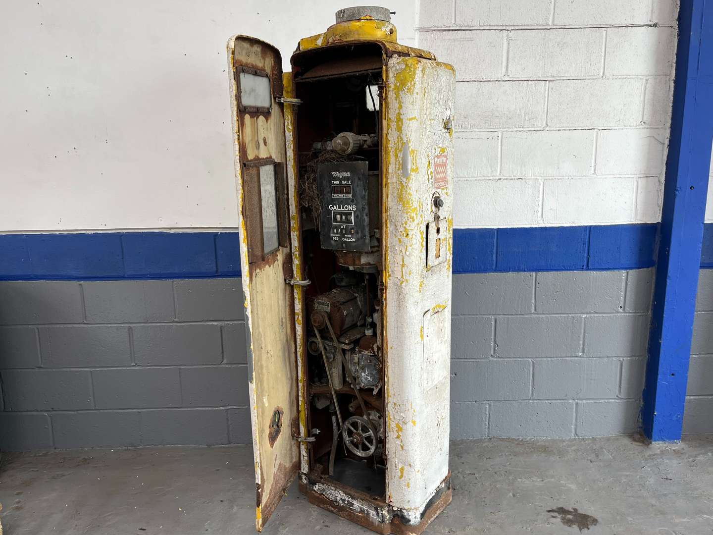 <p>Wayne M70 Petrol Pump For Restoration&nbsp;</p>
