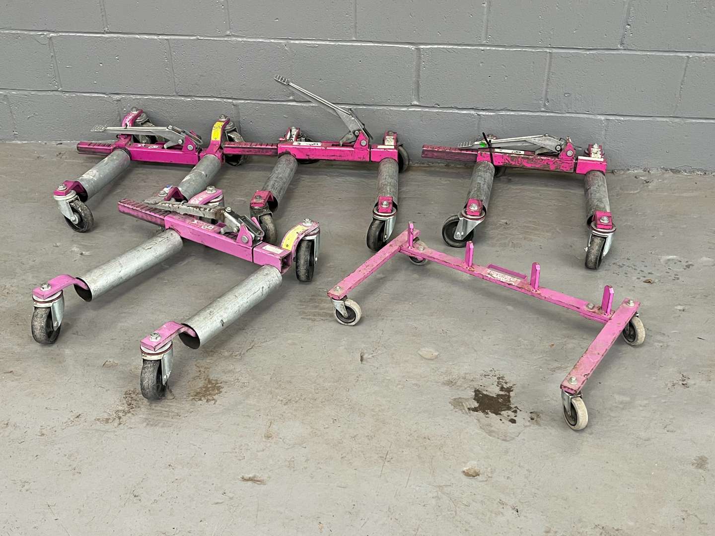 <p>Set of Four Car Go Go Jacks</p>