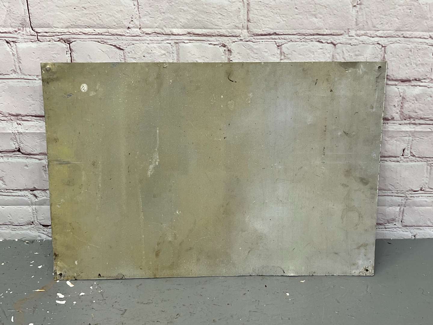 <p>Castrol Service Aluminium Sign</p>