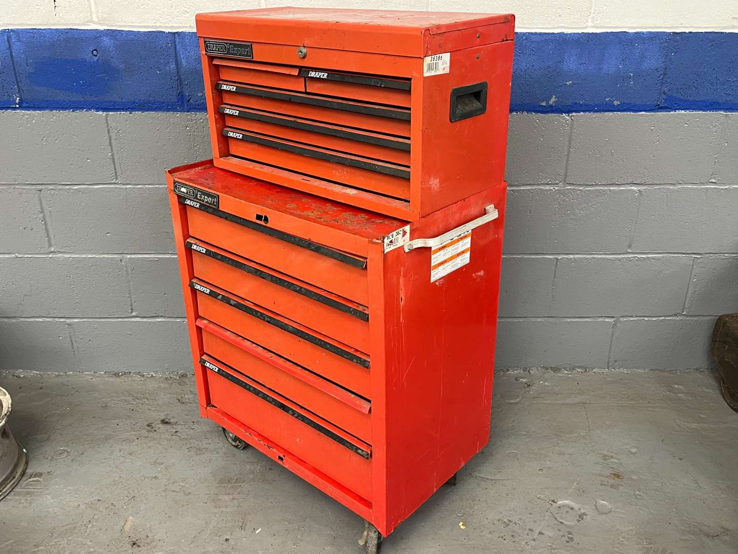 <p>Draper Expert Wheeled Tool Box</p>