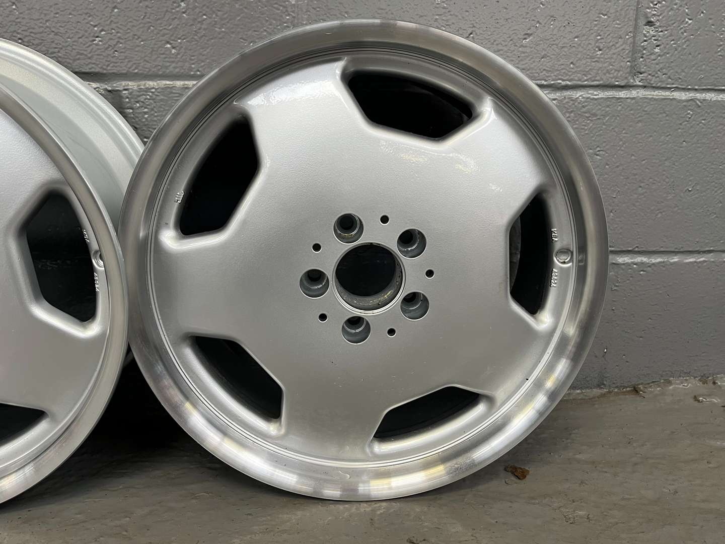 <p>Set of Four Mercedes Benz AMG Alloy Wheels</p>