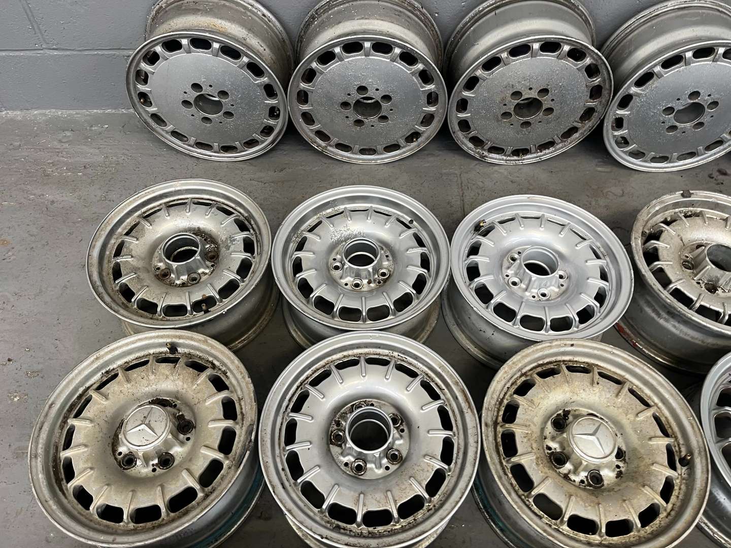 <p>Large Collection Of Mercedes Alloy Wheels</p>
