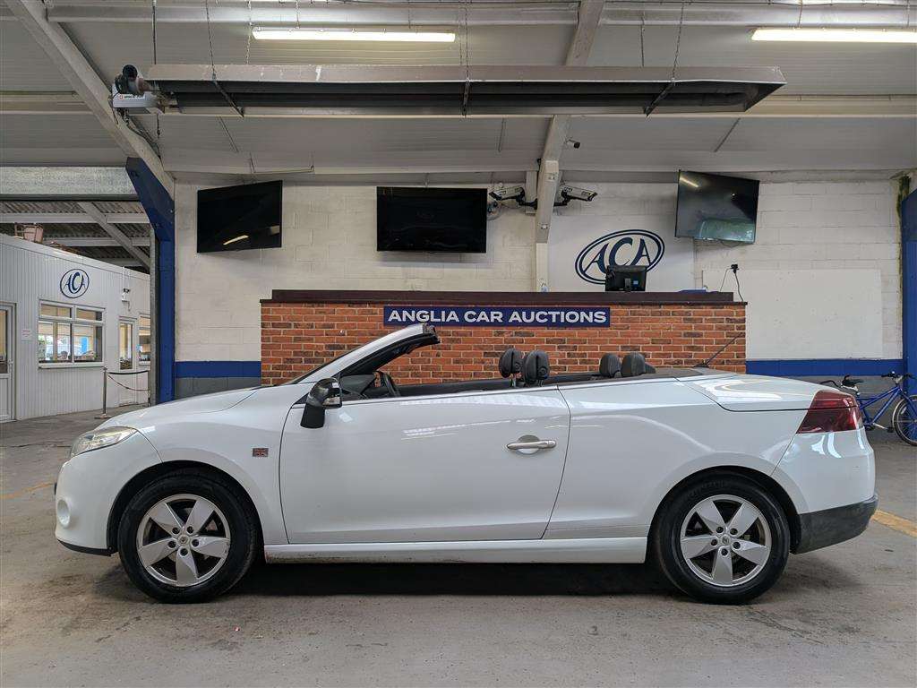 <p>2011 RENAULT MEGANE DYNAMIQUE TOMTOM V</p>