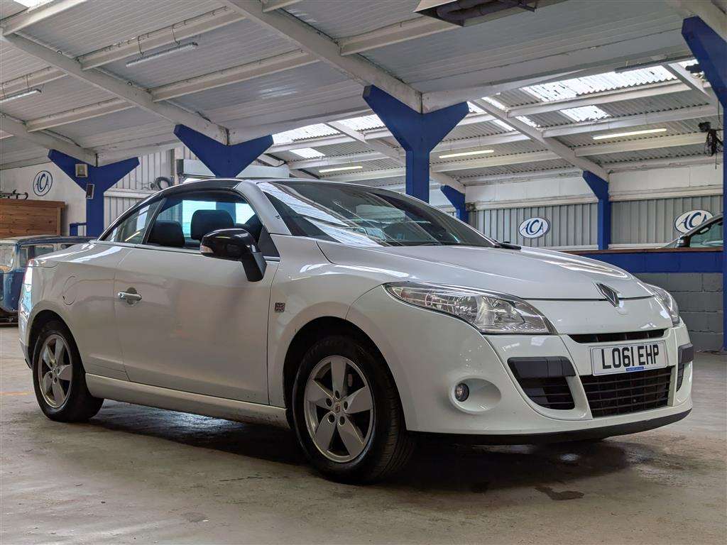 <p>2011 RENAULT MEGANE DYNAMIQUE TOMTOM V</p>