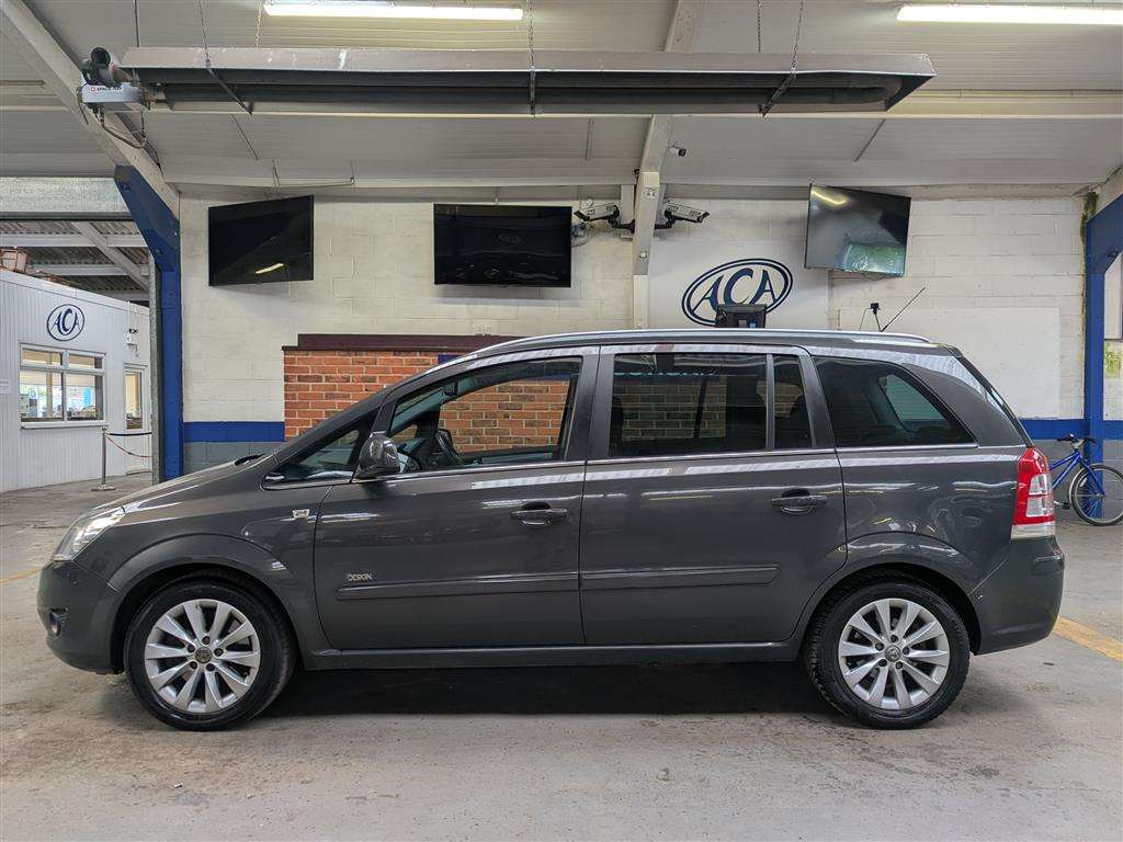 <p>2013 VAUXHALL ZAFIRA DESIGN NAV CDTI EC</p>