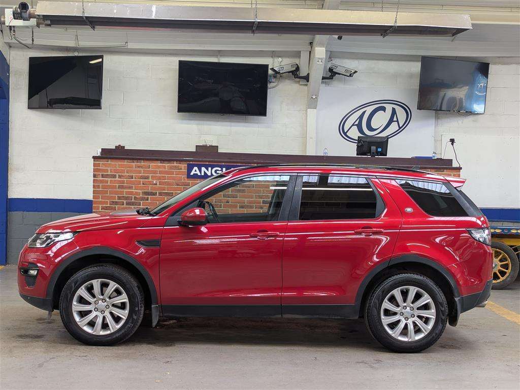 <p>2016 LAND ROVER DISCOVERY SPORT SE TECH T</p>