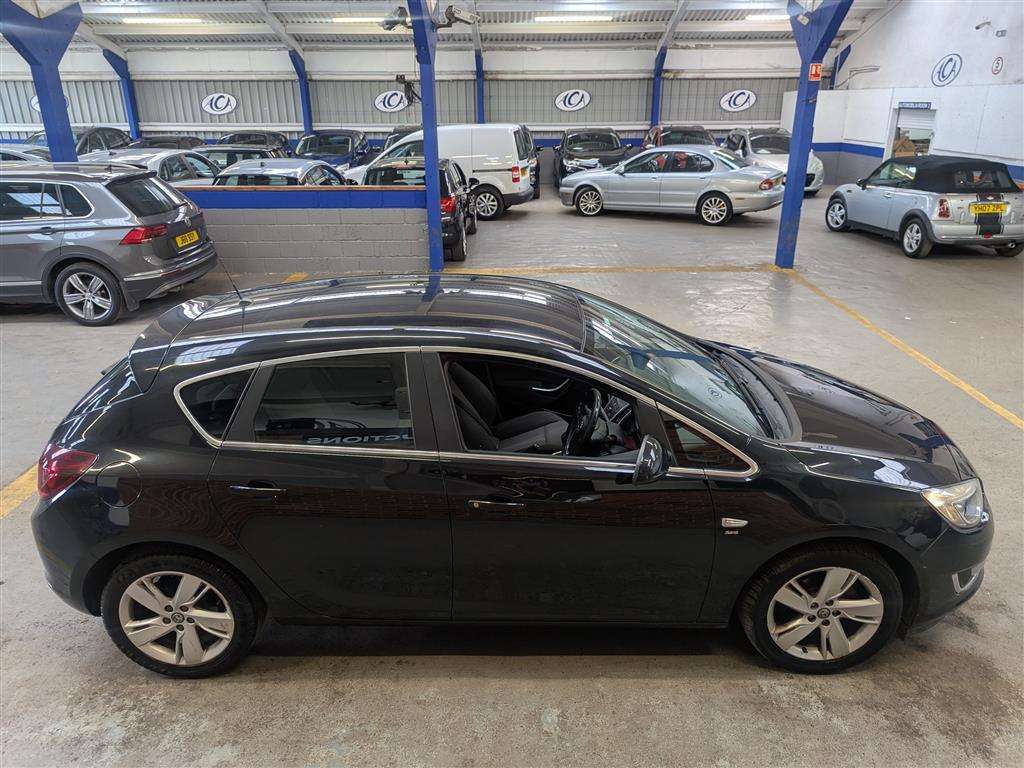 <p>2014 VAUXHALL ASTRA SRI</p>