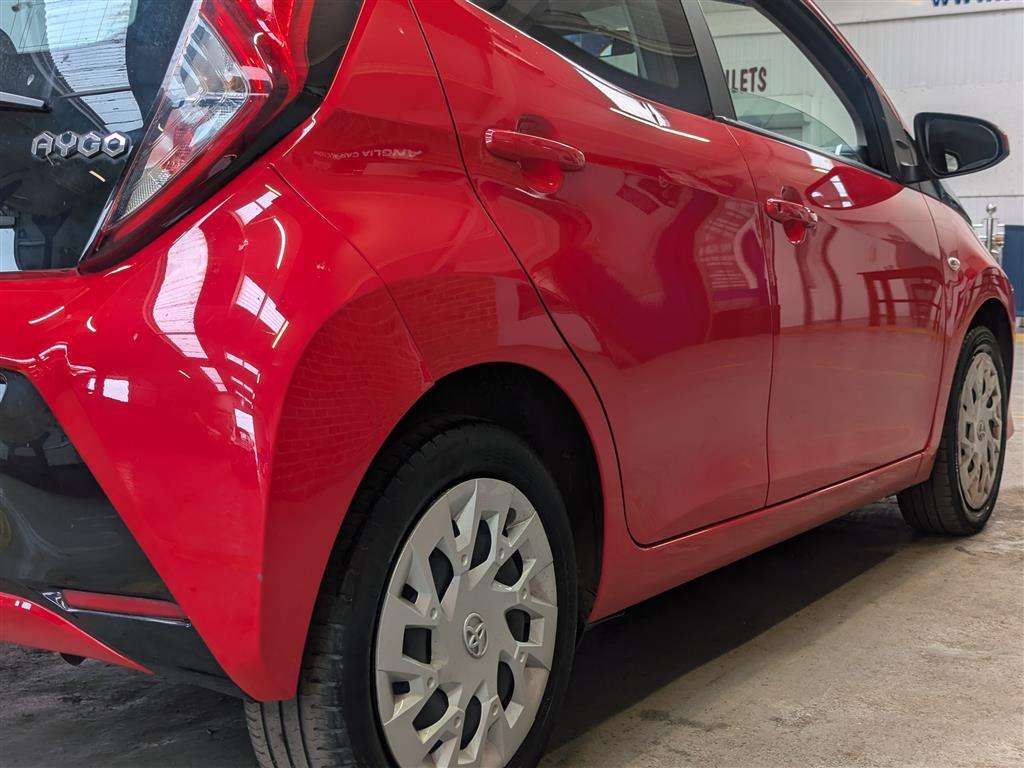 <p>2021 TOYOTA AYGO X-PLAY TSS VVT-I</p>