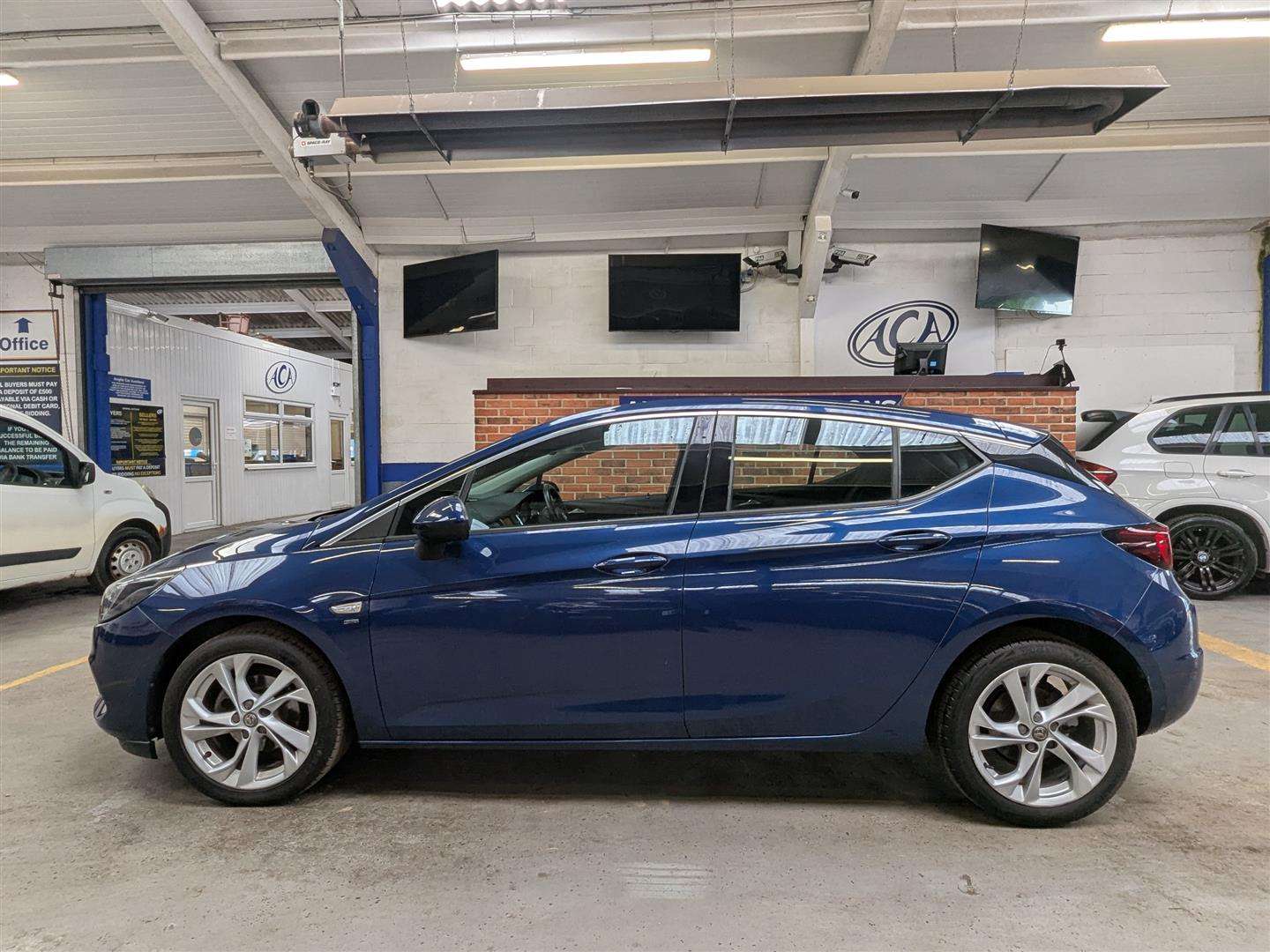 <p>2020 VAUXHALL ASTRA SRI TURBO</p>