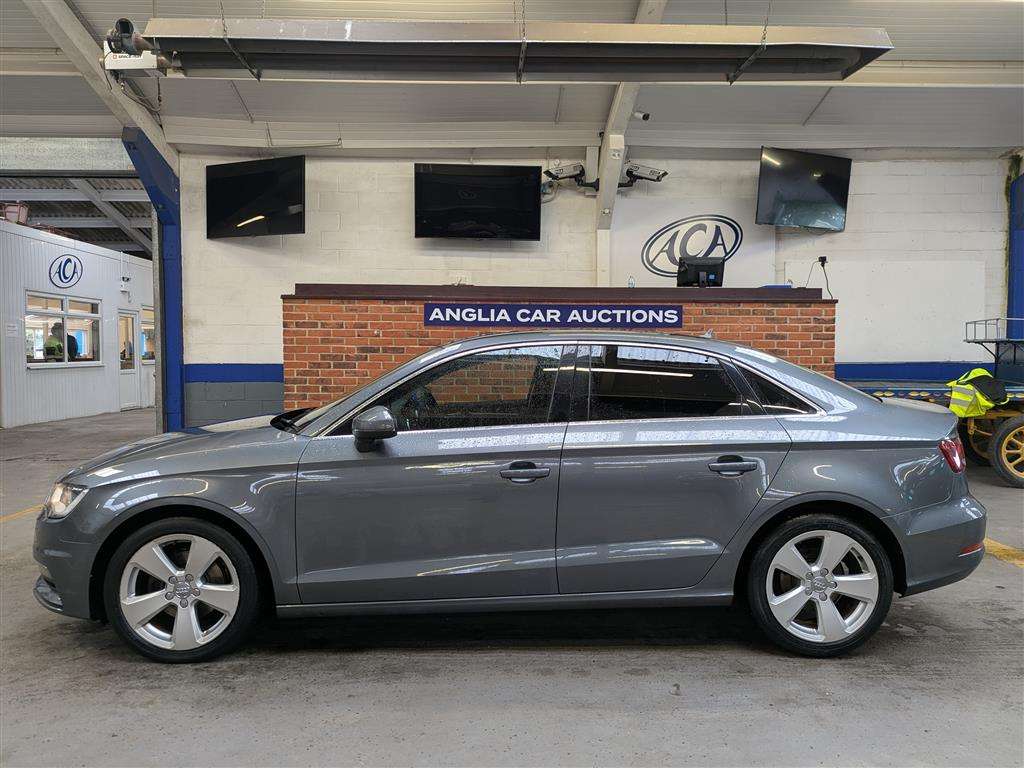 <p>2016 AUDI A3 SPORT NAV TDI S-A</p>