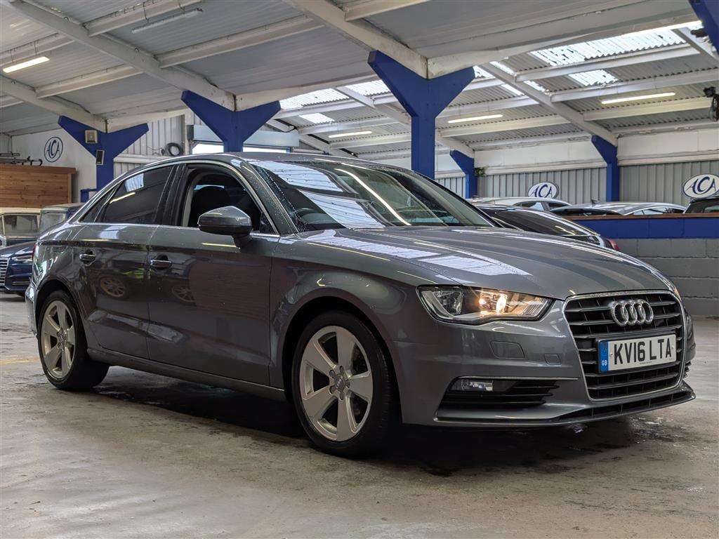 <p>2016 AUDI A3 SPORT NAV TDI S-A</p>