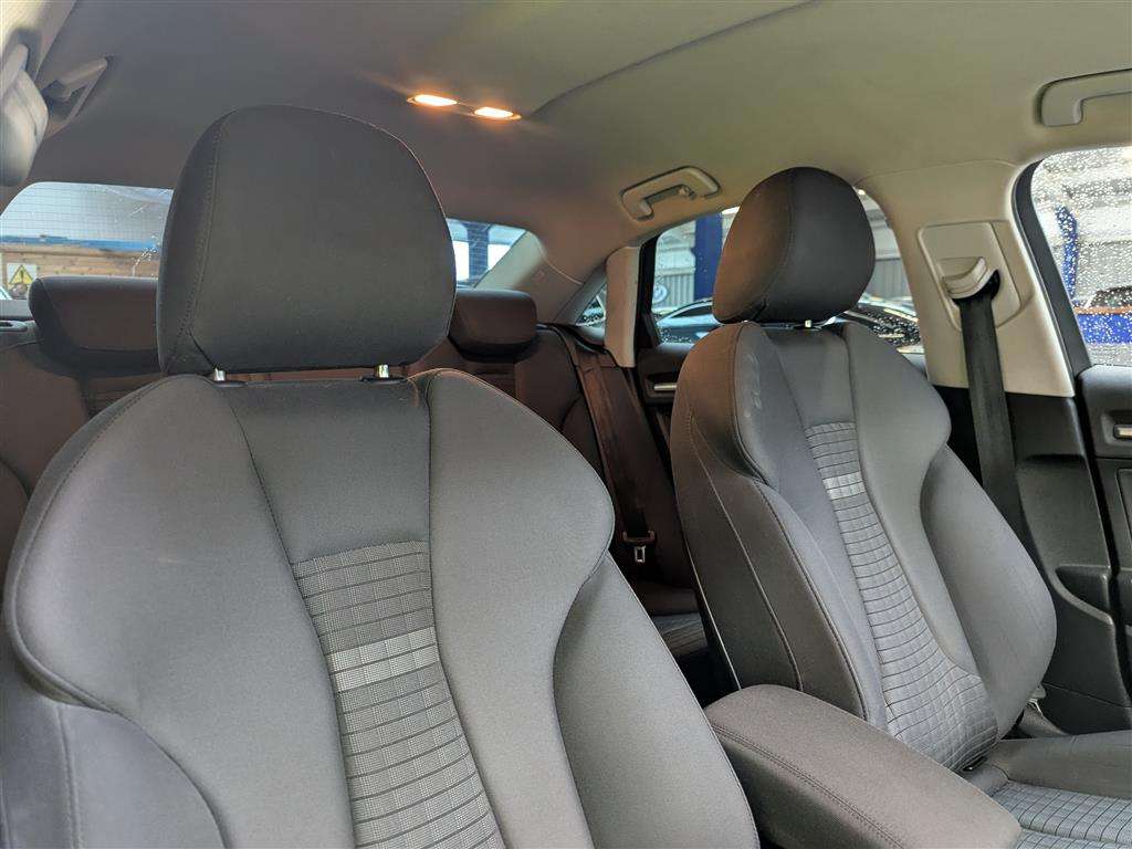 <p>2016 AUDI A3 SPORT NAV TDI S-A</p>