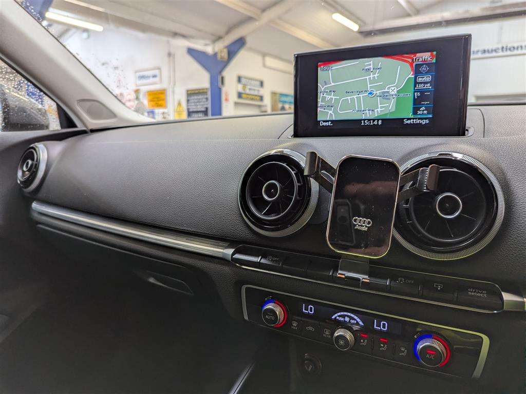 <p>2016 AUDI A3 SPORT NAV TDI S-A</p>