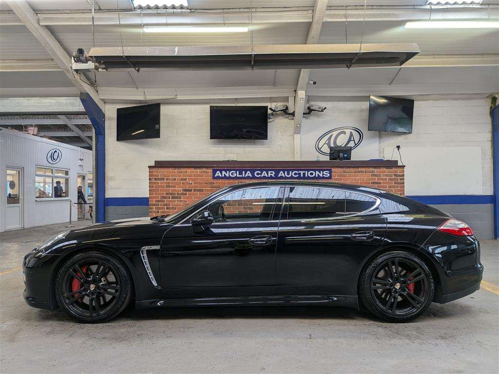 <p>2010 PORSCHE PANAMERA TURBO S-A</p>