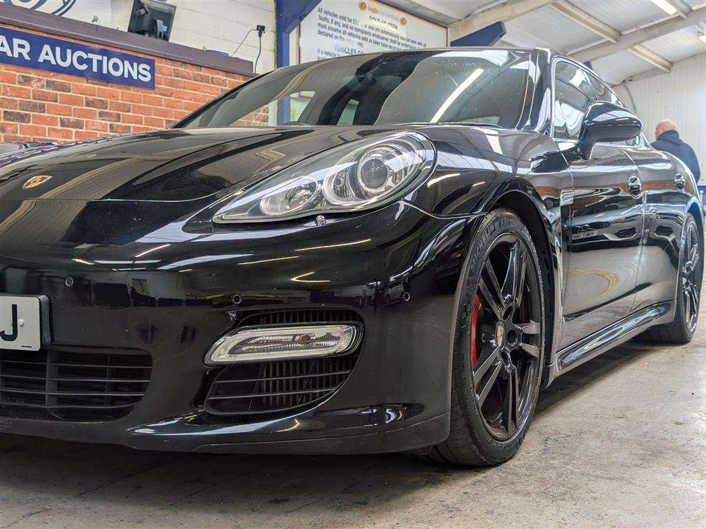<p>2010 PORSCHE PANAMERA TURBO S-A</p>
