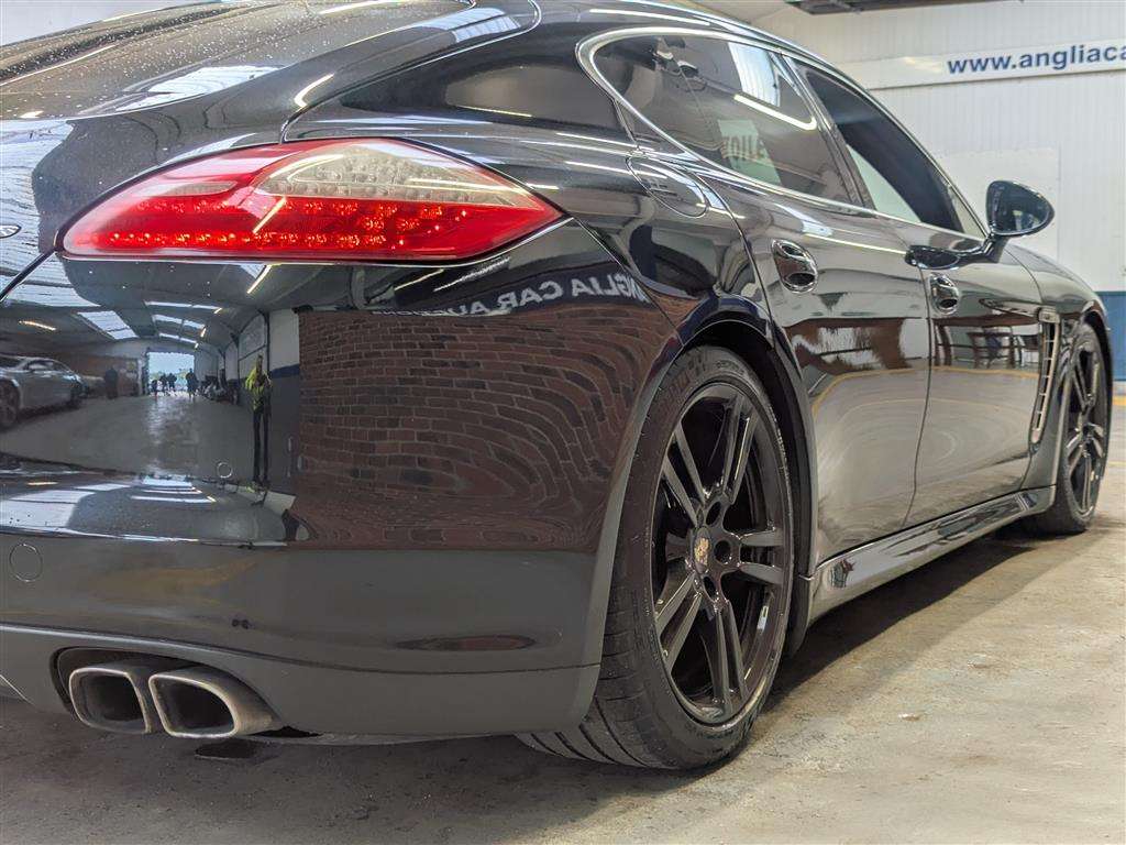 <p>2010 PORSCHE PANAMERA TURBO S-A</p>