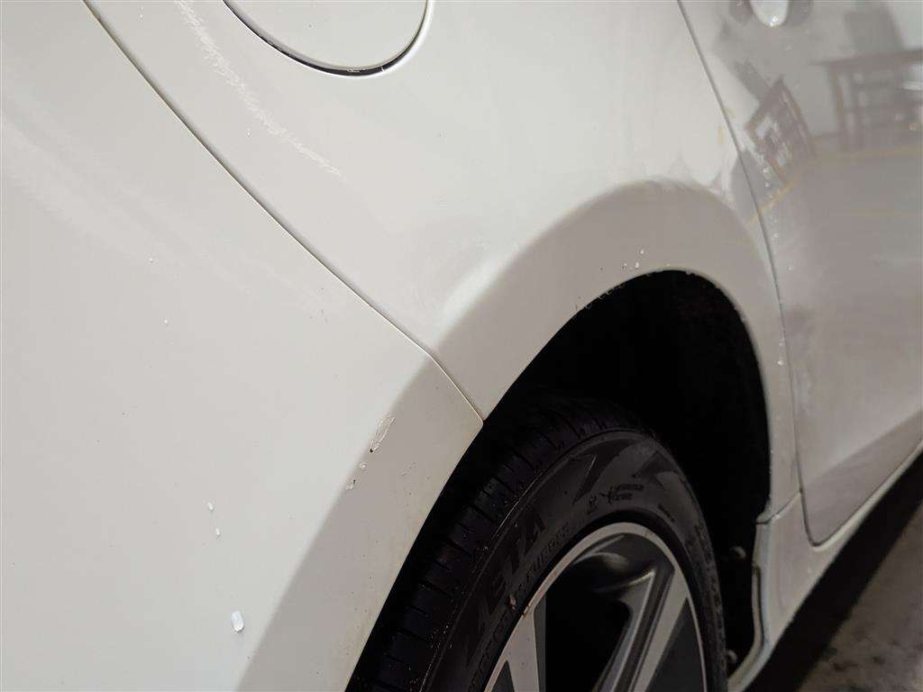 <p>2015 VOLVO V40 R-DESIGN D4</p>