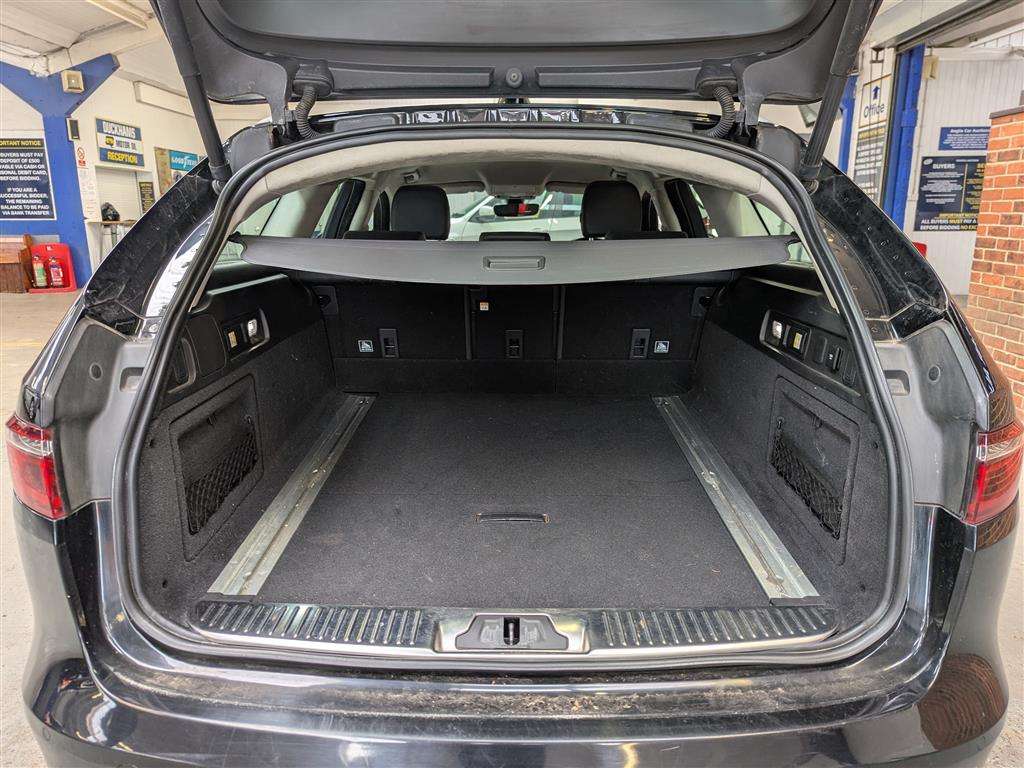 <p>2018 JAGUAR XF PORTFOLIO AUTO</p>