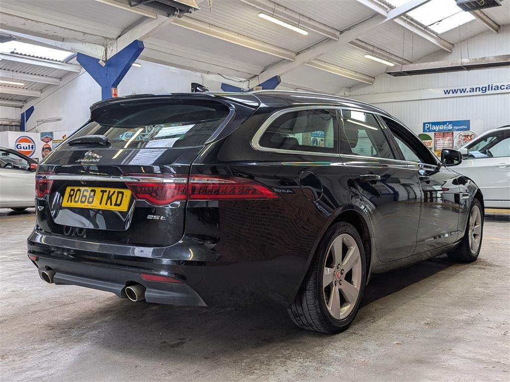 <p>2018 JAGUAR XF PORTFOLIO AUTO</p>