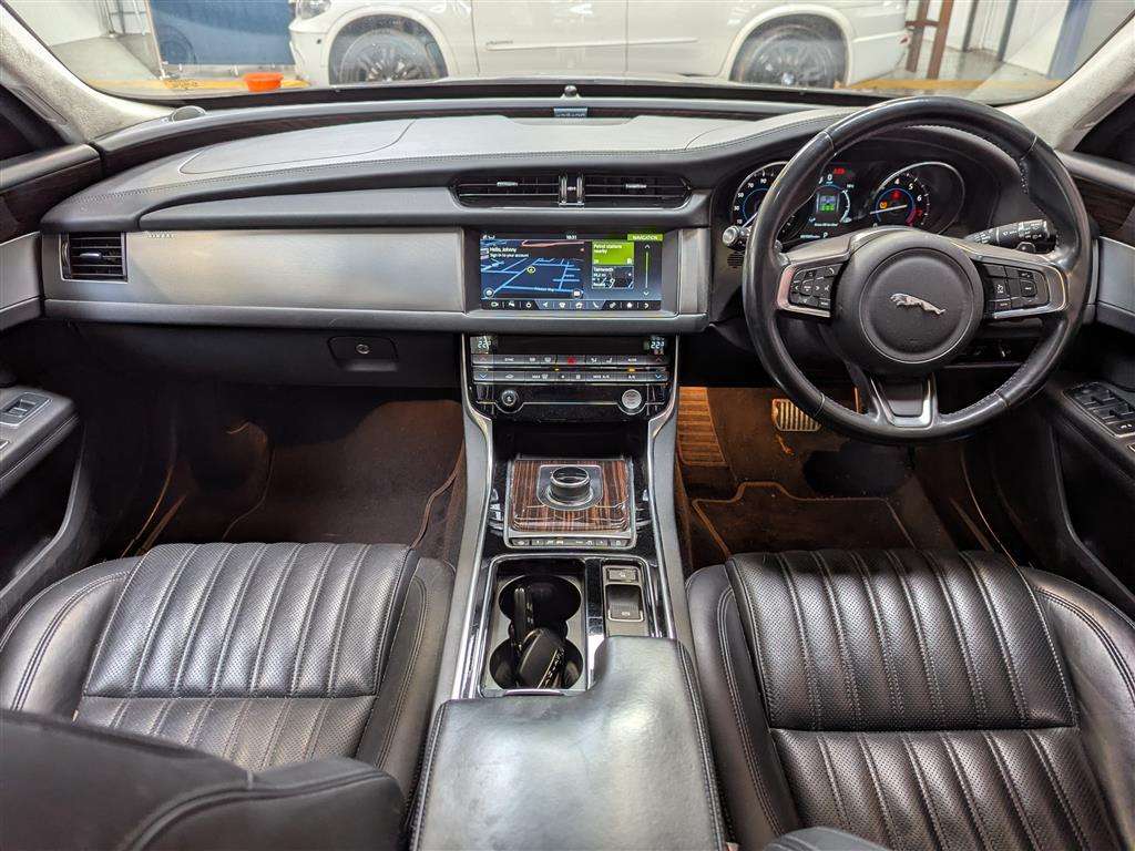 <p>2018 JAGUAR XF PORTFOLIO AUTO</p>